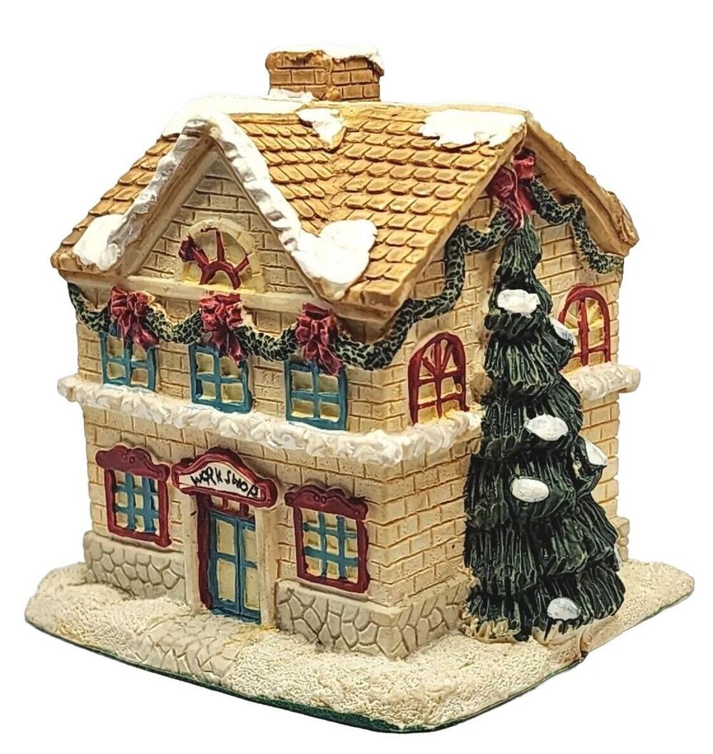 VTG Windsor Village Holiday House Collectibles Miniture Figures In OPEN HOUSE
